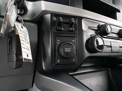 New 2026 Ford F350 XLT w/ FX4 Off-Road Package image 41