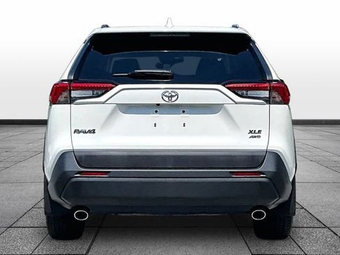 Used 2021 Toyota RAV4 XLE Premium AWD/4WD image 8
