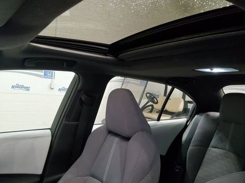 Used 2022 Toyota Corolla SE FWD image 30