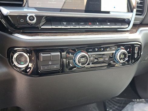 New 2025 GMC Sierra 2500 SLE w/ SLE Convenience Package image 14