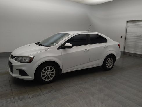 Used 2018 Chevrolet Sonic LT w/ Convenience Package image 2