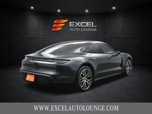 Used 2022 Porsche Taycan 4S image 6