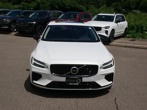 Certified 2023 Volvo S60 T8 Plus AWD/4WD image 2