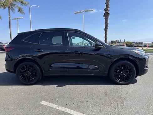 Used 2024 Ford Escape ST-Line Elite w/ Premium Technology Package image 3