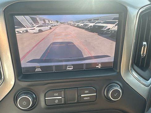 Used 2021 Chevrolet Silverado 2500 LTZ AWD/4WD image 32