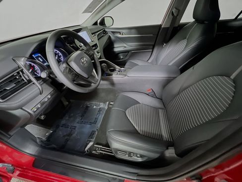 Used 2024 Toyota Camry SE image 15