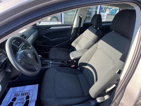 Used 2014 Volkswagen Passat 1.8T S image 8