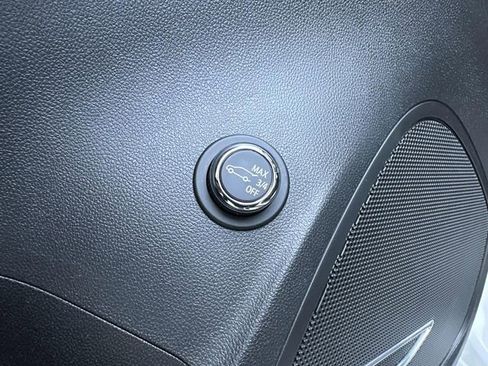 Used 2024 Buick Envision Avenir AWD/4WD image 18