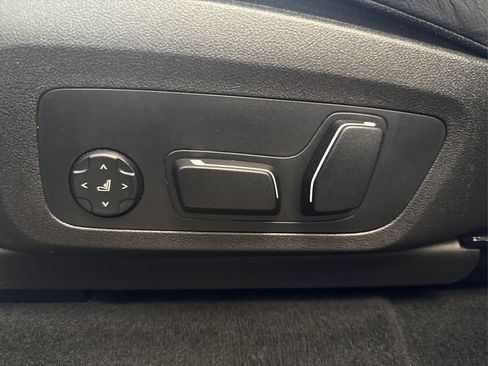 Used 2025 BMW X4 xDrive30i w/ Premium Package image 25