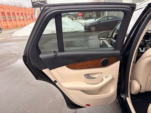 Used 2022 Mercedes-Benz GLC 300 4MATIC w/ Driver Assistance Package image 15