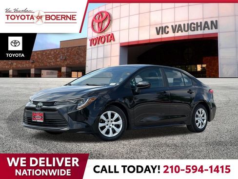 Certified 2025 Toyota Corolla LE image 1