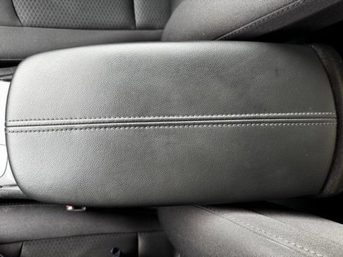 Used 2017 Chevrolet Malibu Hybrid image 18