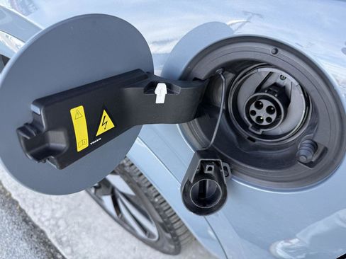 Used 2023 Volvo XC90 T8 Ultimate image 9