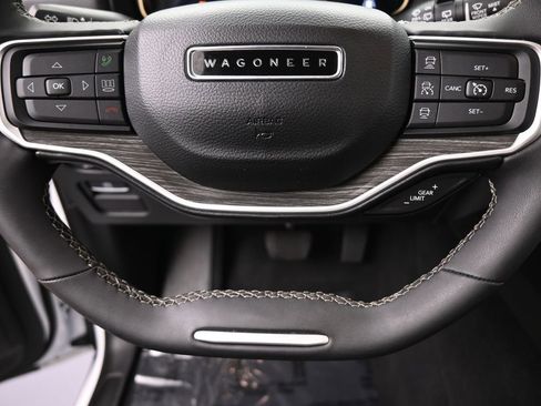 Used 2023 Jeep Wagoneer Series III w/ Preferred Equipment Group image 31
