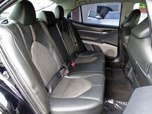 Used 2022 Toyota Camry SE w/ Convenience Package FWD image 37
