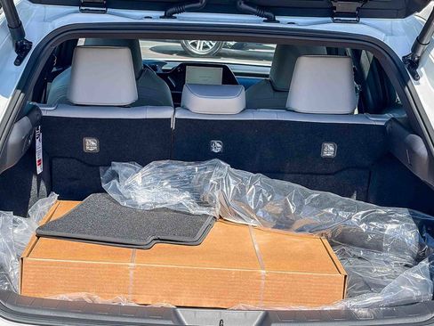 New 2026 Lexus UX 300h FWD image 22