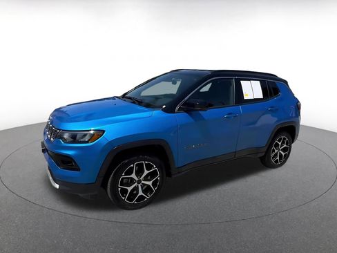 Used 2025 Jeep Compass Limited image 8