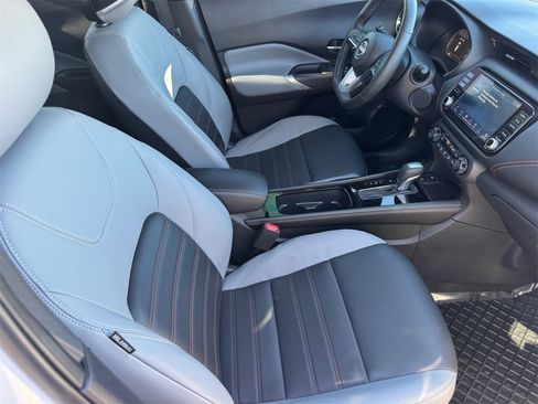 Used 2024 Nissan Kicks SR w/ SR Premium Package image 11