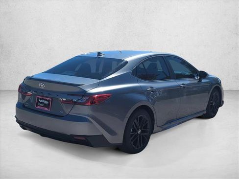 Used 2026 Toyota Camry SE FWD image 5