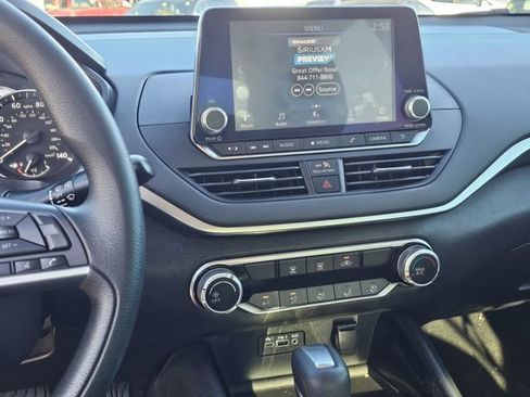 Used 2021 Nissan Altima 2.5 SV image 9