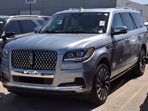 Certified 2023 Lincoln Navigator Black Label image 1