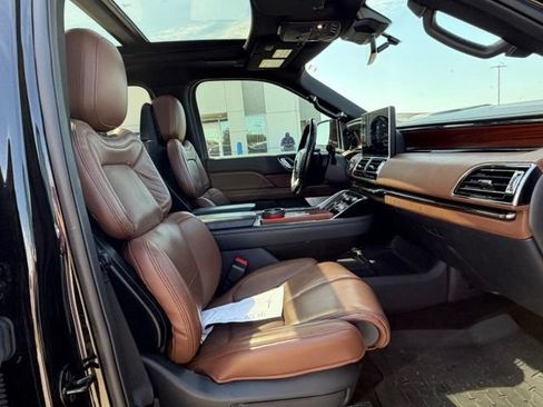 Used 2023 Lincoln Navigator L Reserve AWD/4WD image 10