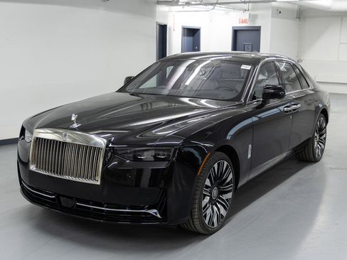 Used 2025 Rolls-Royce Ghost image 1