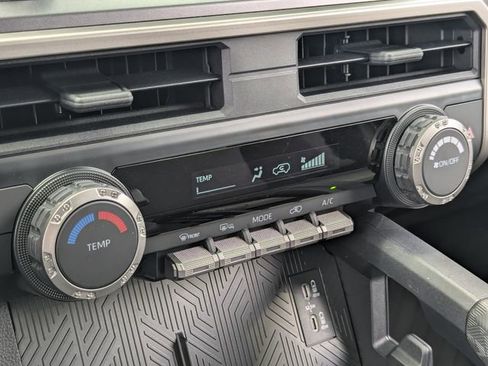 Used 2025 Toyota 4Runner SR5 AWD/4WD image 19