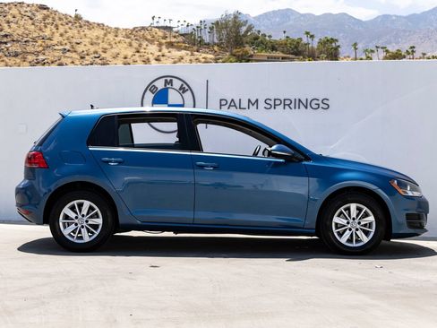 Used 2016 Volkswagen Golf S FWD image 6