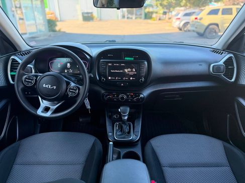 Used 2023 Kia Soul LX FWD image 16