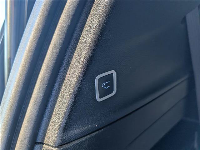 Used 2020 Chrysler Pacifica Touring w/ S Appearance Package FWD image 24