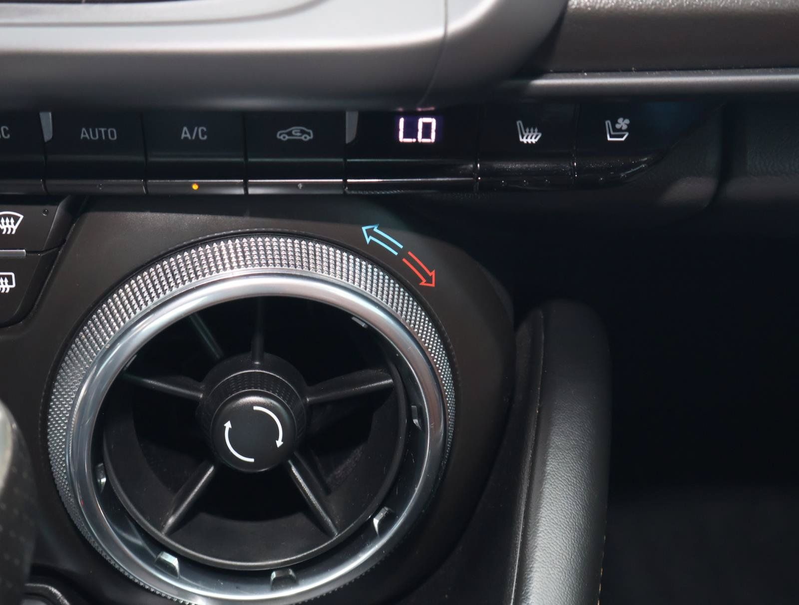 Used 2018 Chevrolet Camaro SS RWD image 19