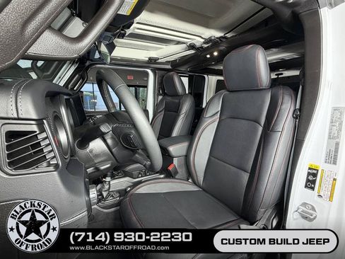 Used 2025 Jeep Wrangler Unlimited Rubicon AWD/4WD image 15