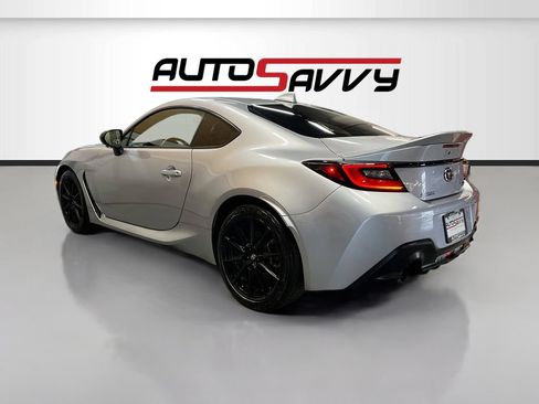 Used 2022 Toyota GR86 Premium w/ ALL Weather Mat Package (TMS) RWD image 5