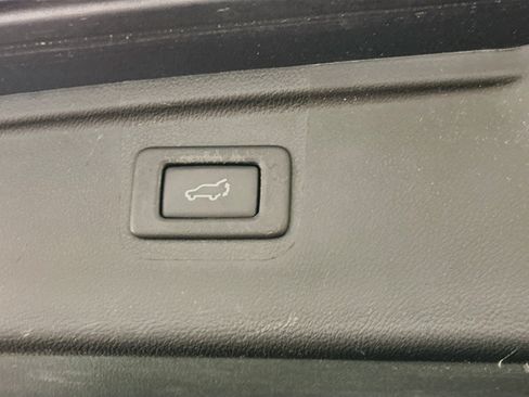 Used 2017 Subaru Outback 2.5i Limited AWD/4WD image 32