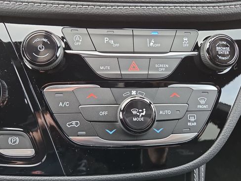 New 2026 Chrysler Pacifica Limited w/ S Appearance Package image 23