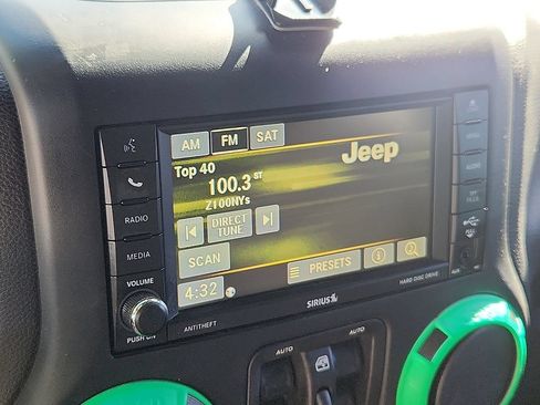 Used 2015 Jeep Wrangler Unlimited Sport w/ Quick Order Package 24S AWD/4WD image 5