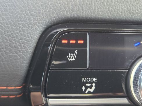 Certified 2025 Honda Pilot Sport image 25