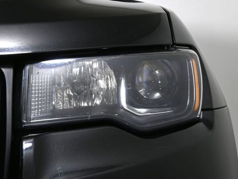 Used 2018 Jeep Grand Cherokee Altitude image 11