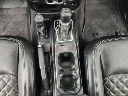 Used 2021 Jeep Wrangler Unlimited Sport AWD/4WD image 39