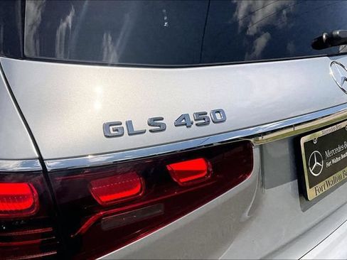 Used 2025 Mercedes-Benz GLS 450 4MATIC image 25