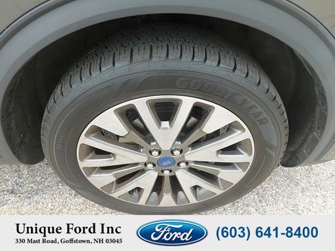 Used 2020 Ford Escape Titanium AWD/4WD image 10