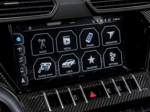 Used 2022 Lamborghini Urus AWD/4WD image 26
