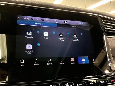 Used 2025 Jeep Wagoneer Series III w/ Premium Group I AWD/4WD image 38