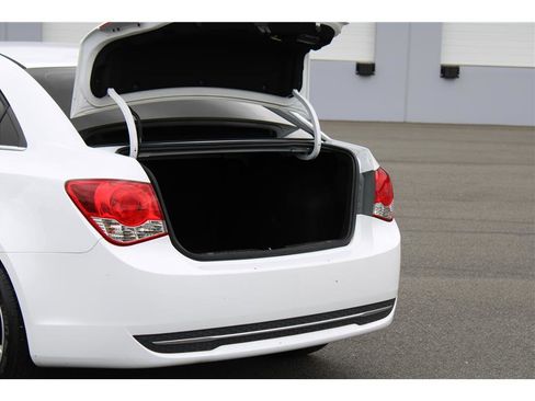 Used 2016 Chevrolet Cruze LT w/ RS Package image 32