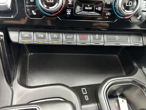 Used 2025 GMC Sierra 1500 AT4 w/ AT4 Premium Package AWD/4WD image 28