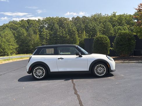 Used 2026 MINI Cooper 2-Door Hardtop FWD image 65