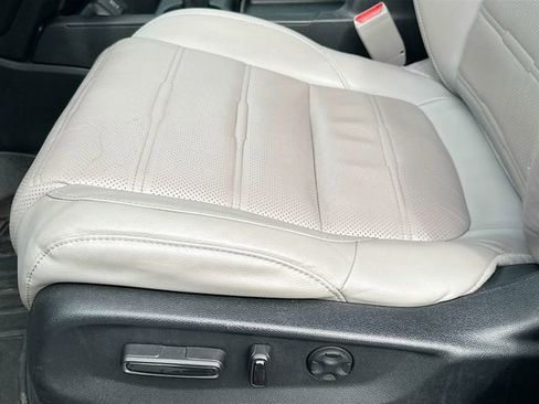 Used 2017 Honda CR-V Touring image 19