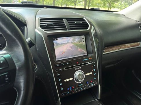 Used 2016 Ford Explorer Platinum AWD/4WD image 22