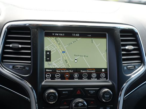 Used 2018 Jeep Grand Cherokee Limited AWD/4WD image 22